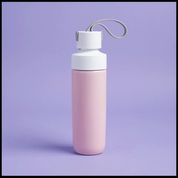 d.stil 28oz pinch + carry water bottle in powdered sky - Picture 3 of 11